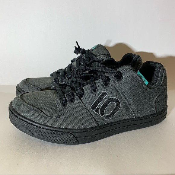 NWOT ADIDAS FREERIDER. CLOSING 4 GOOD - Picture 1 of 8